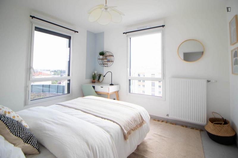 Chambre - 11 m² - 5 pièces