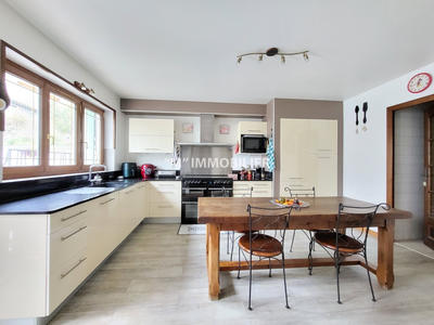 Maison - 93 m² - 4 pièces