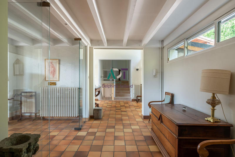 Maison - 286 m² - 9 pièces