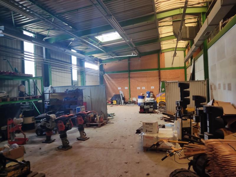 Local commercial - 3 000 m²
