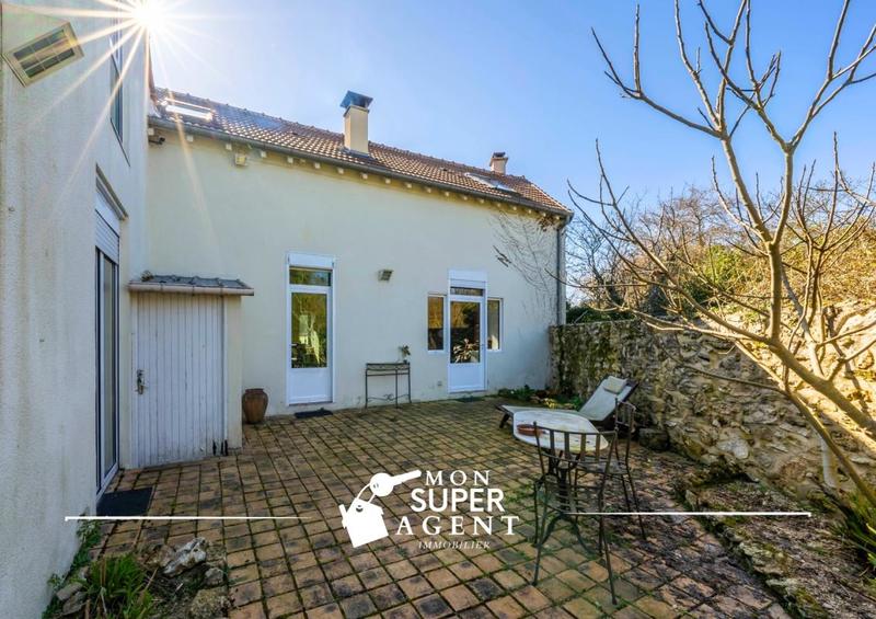 Maison - 202 m² - 7 pièces