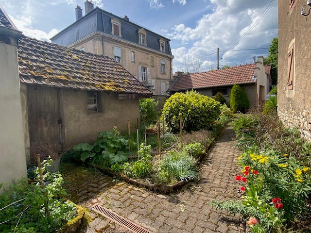 Maison - 98 m² - 6 pièces