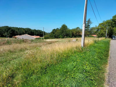 Terrain constructible - 977 m²