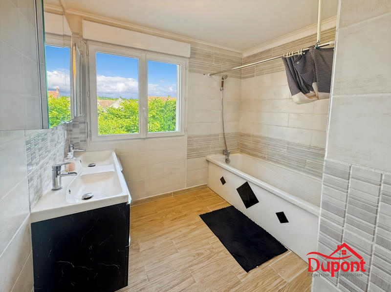 Maison contemporaine - 198 m² - 10 pièces