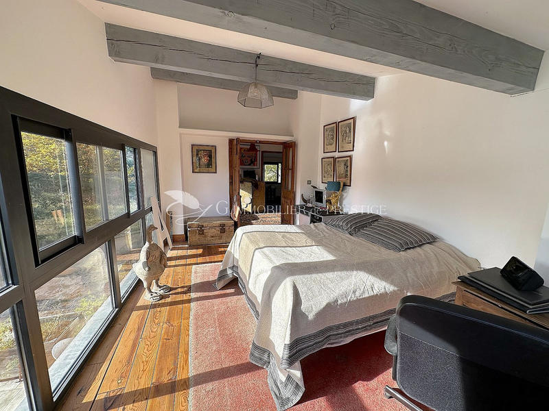 Maison - 228 m² - 5 pièces