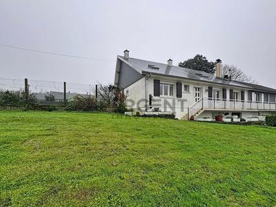 Maison - 207 m² - 8 pièces