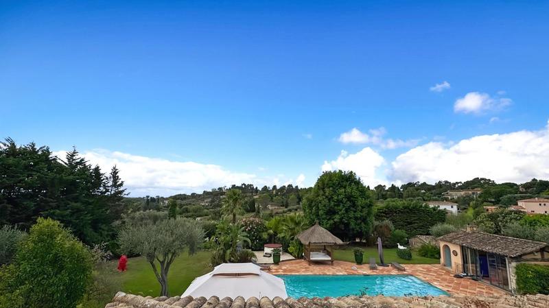 Maison - 278 m² - 7 pièces