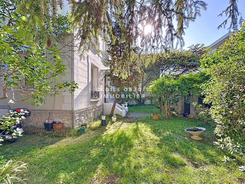 Maison - 147 m² - 9 pièces