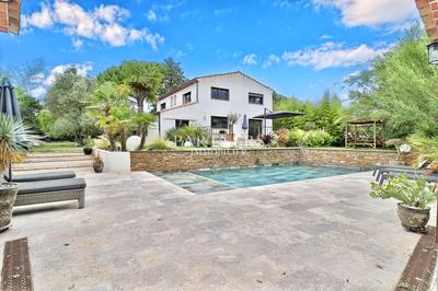 Villa - 280 m² - 8 pièces