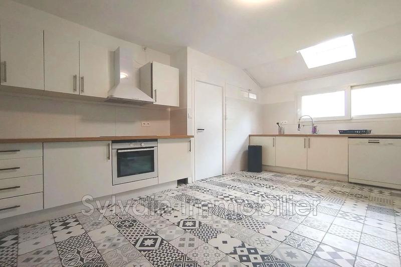 Maison - 220 m² - 9 pièces