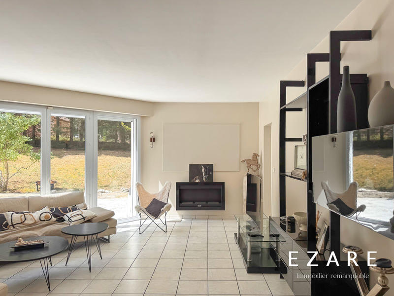 Maison - 257 m² - 10 pièces