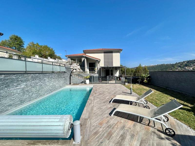 Maison - 153 m² - 6 pièces