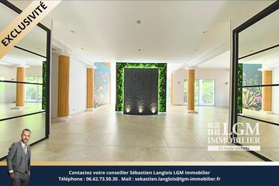 Villa - 337 m² - 7 pièces