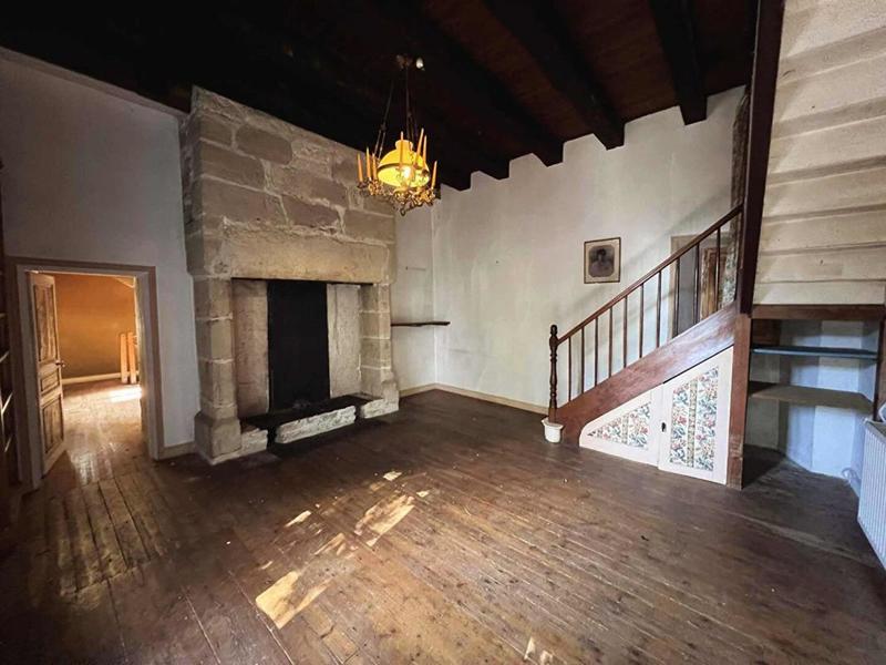 Maison - 180 m² - 7 pièces