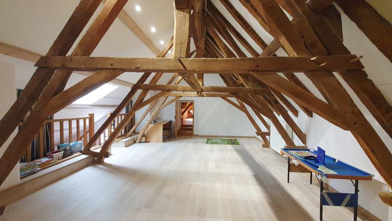 Maison - 285 m² - 11 pièces