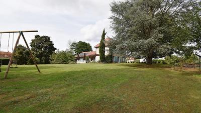 Maison - 219 m² - 6 pièces