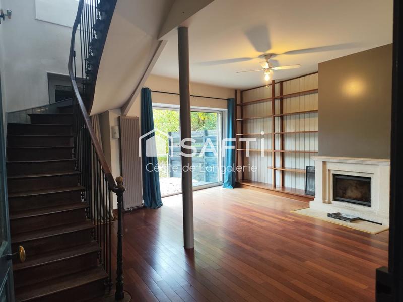 Maison - 210 m² - 6 pièces