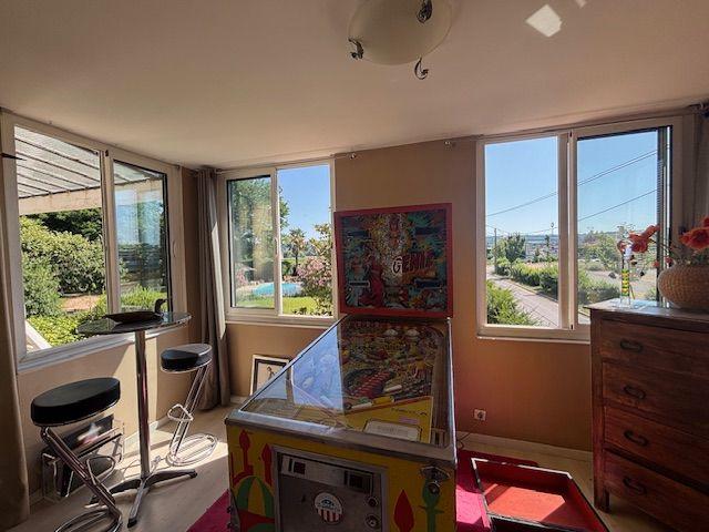 Villa - 222 m² - 7 pièces