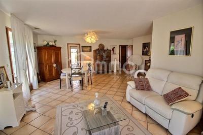 Villa - 90 m² - 4 pièces