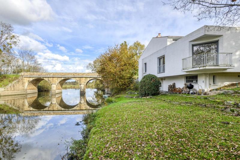 Maison - 171 m² - 7 pièces