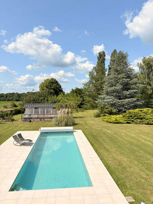 Demeure - 350 m² - 9 pièces