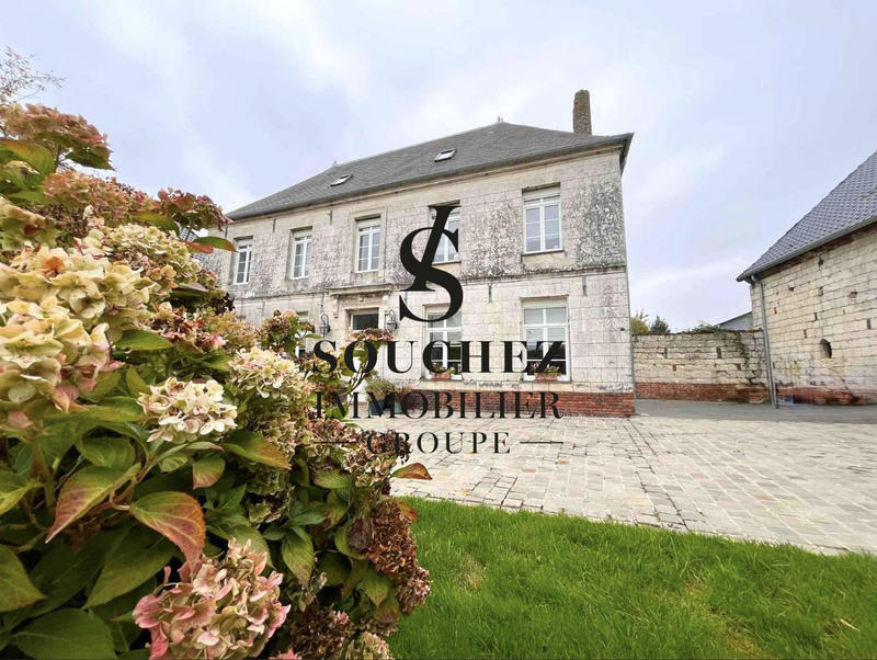 Maison - 250 m² - 8 pièces