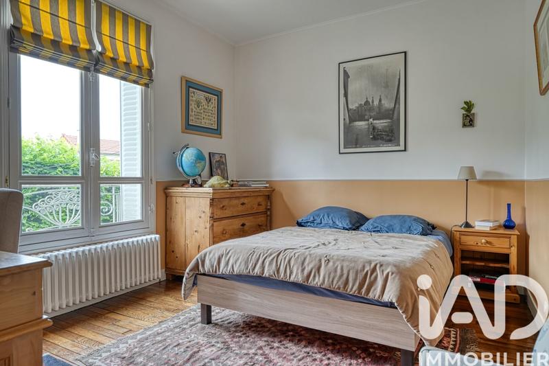 Maison - 184 m² - 9 pièces