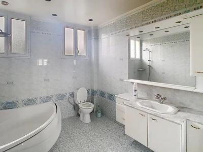 Maison - 178 m² - 6 pièces