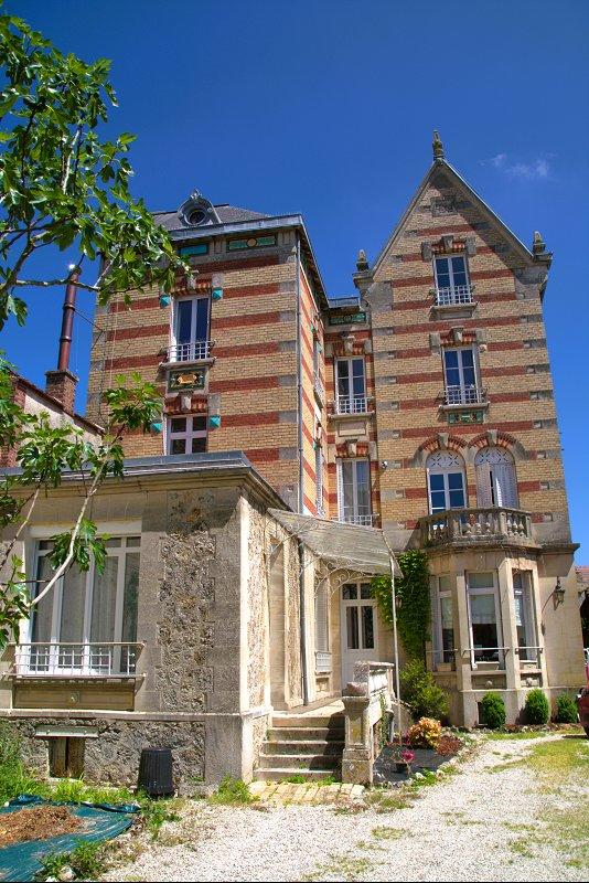 Maison - 220 m² - 7 pièces