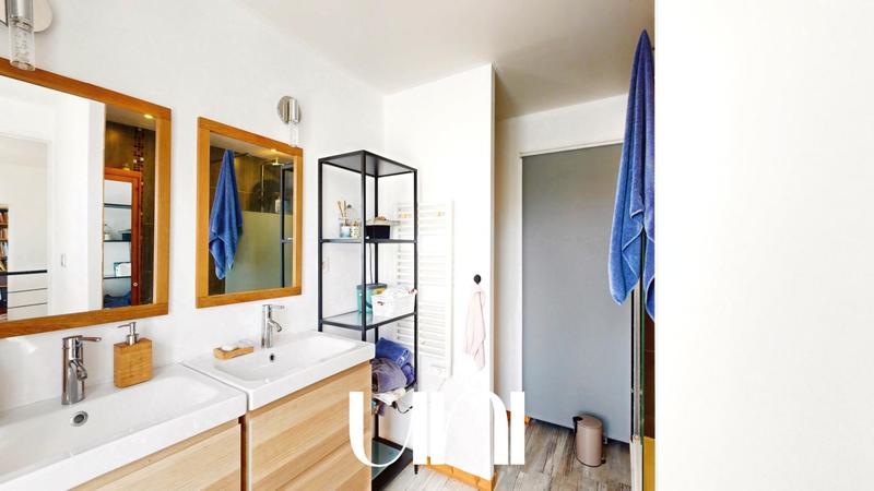 Maison - 226 m² - 7 pièces