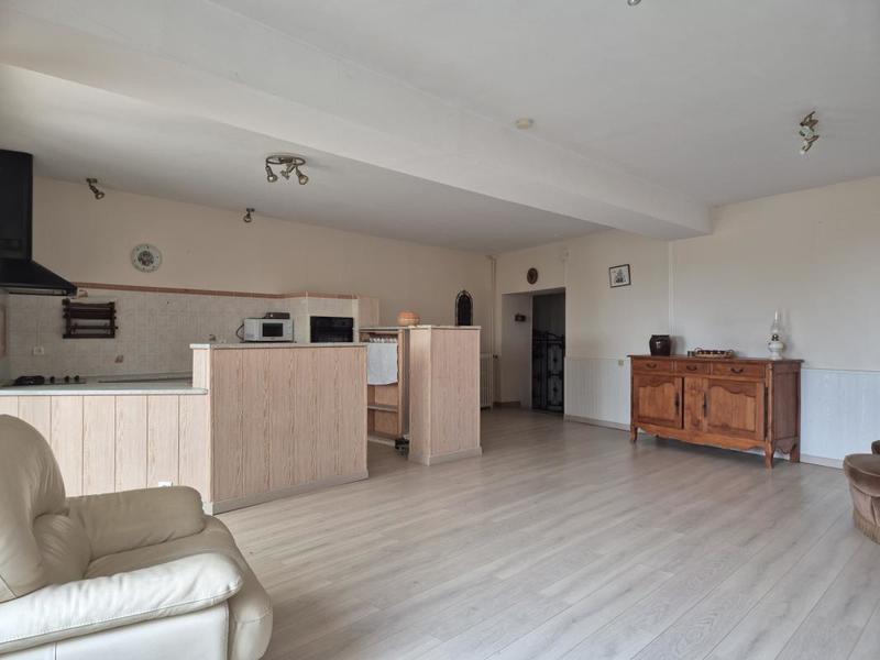 Maison - 195 m² - 6 pièces