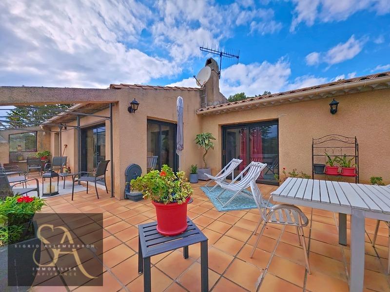 Maison - 250 m² - 13 pièces