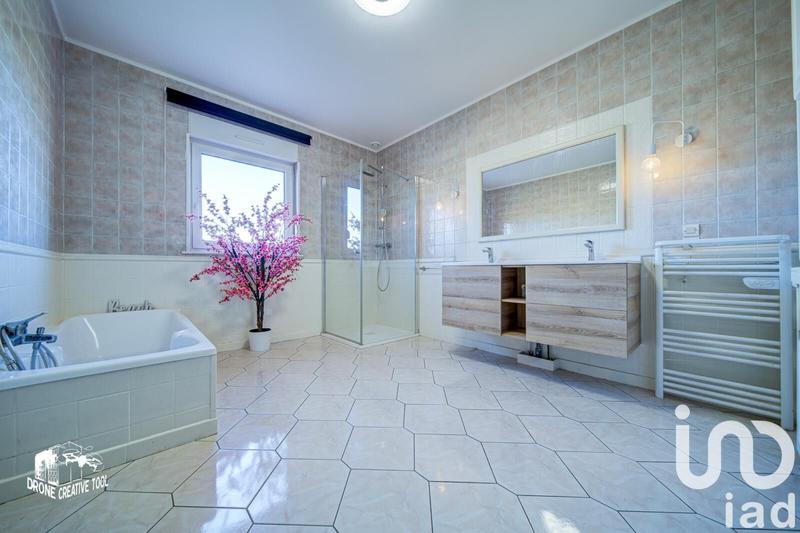 Maison de village - 248 m² - 7 pièces