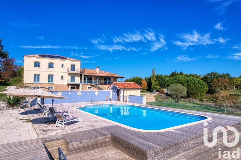 Maison - 485 m² - 10 pièces