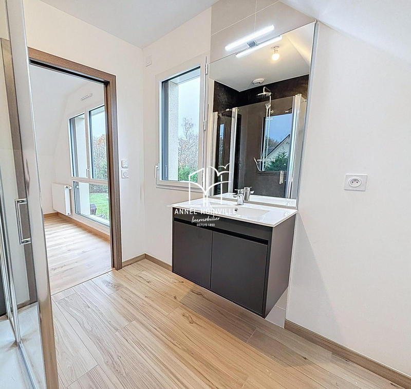 Maison - 137 m² - 6 pièces