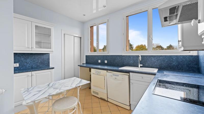 Appartement - 99 m² - 4 pièces