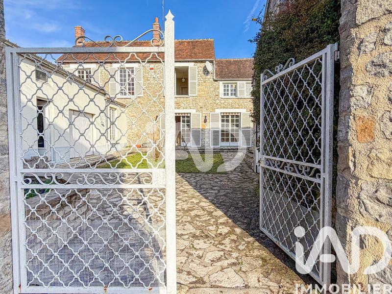 Maison - 203 m² - 8 pièces