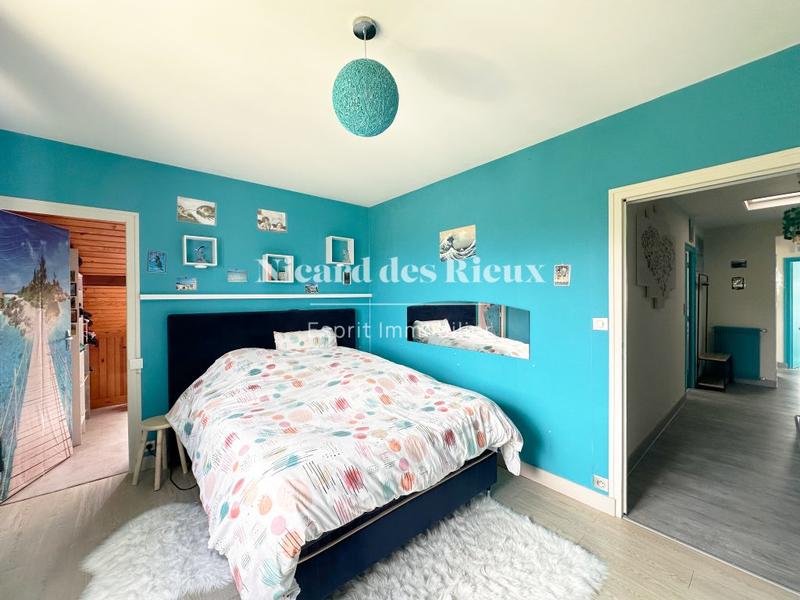 Maison - 201 m² - 7 pièces