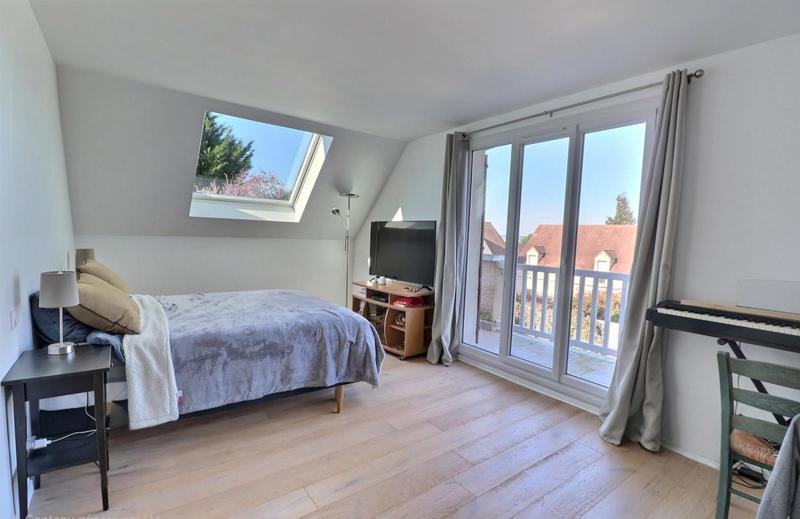 Maison - 205 m² - 8 pièces