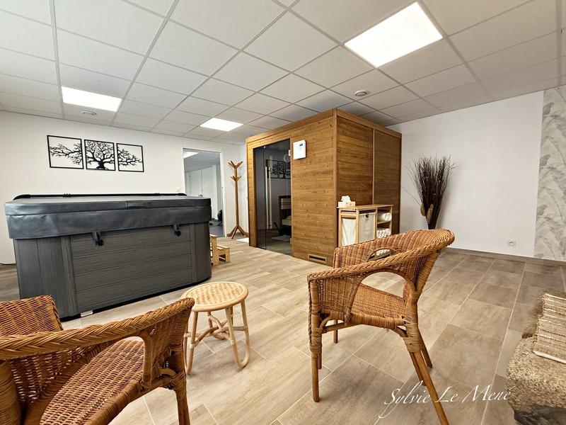 Maison - 459 m² - 14 pièces