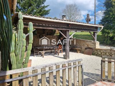 Maison - 140 m² - 5 pièces