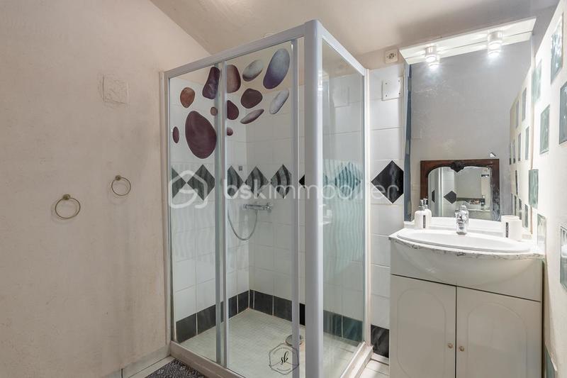 Maison - 180 m² - 8 pièces