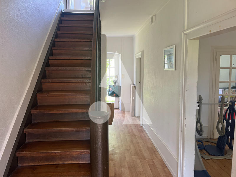 Maison - 188 m² - 8 pièces