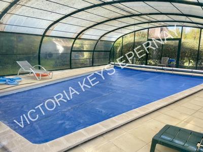 Propriété - 289 m² - 11 pièces