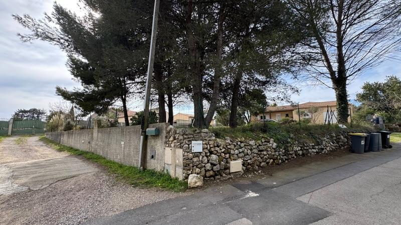 Terrain constructible - 599 m²