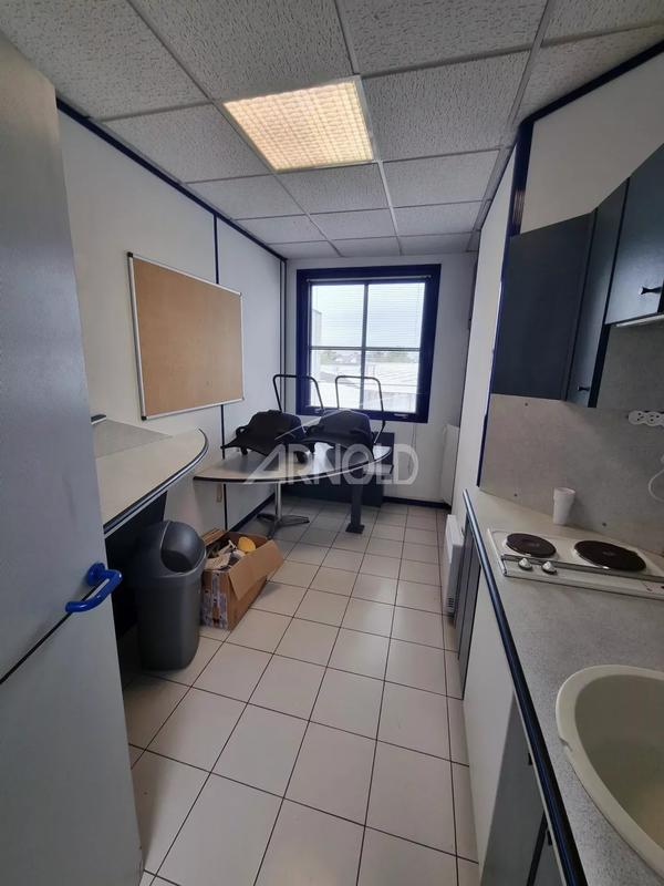 Immeuble - 1 240 m² - 90 pièces