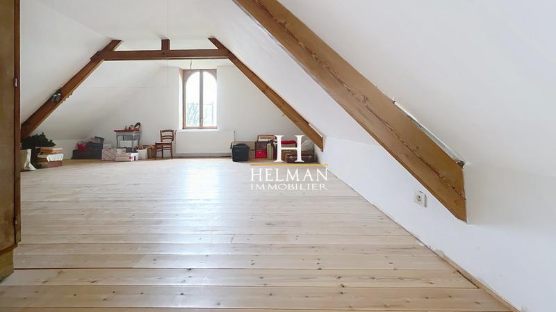 Maison - 220 m² - 8 pièces