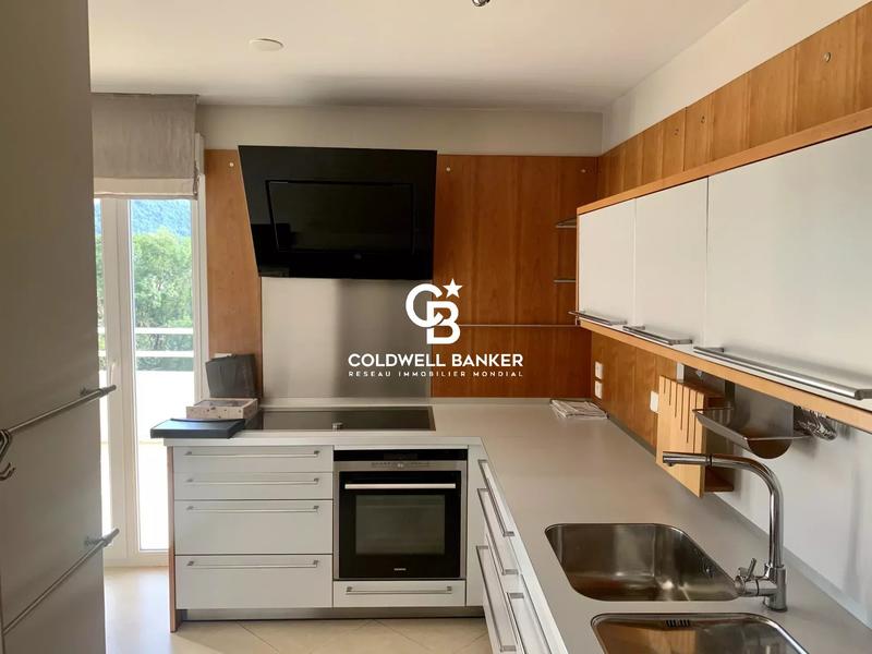 Appartement - 177 m² - 5 pièces