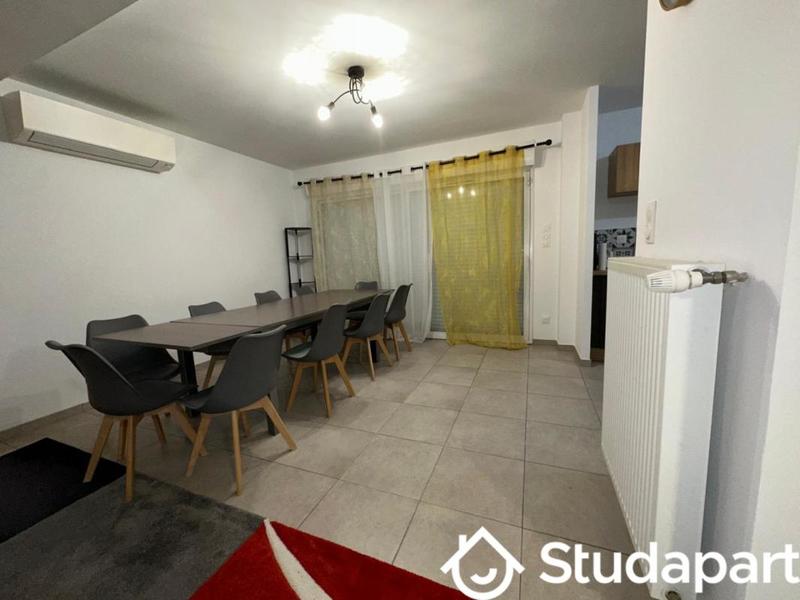 Chambre - 11 m² - 1 pièce