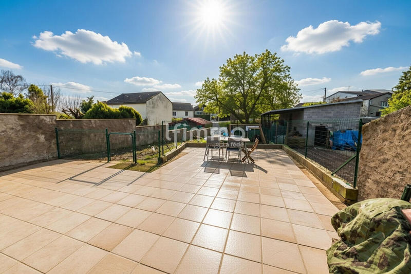 Maison - 220 m² - 6 pièces